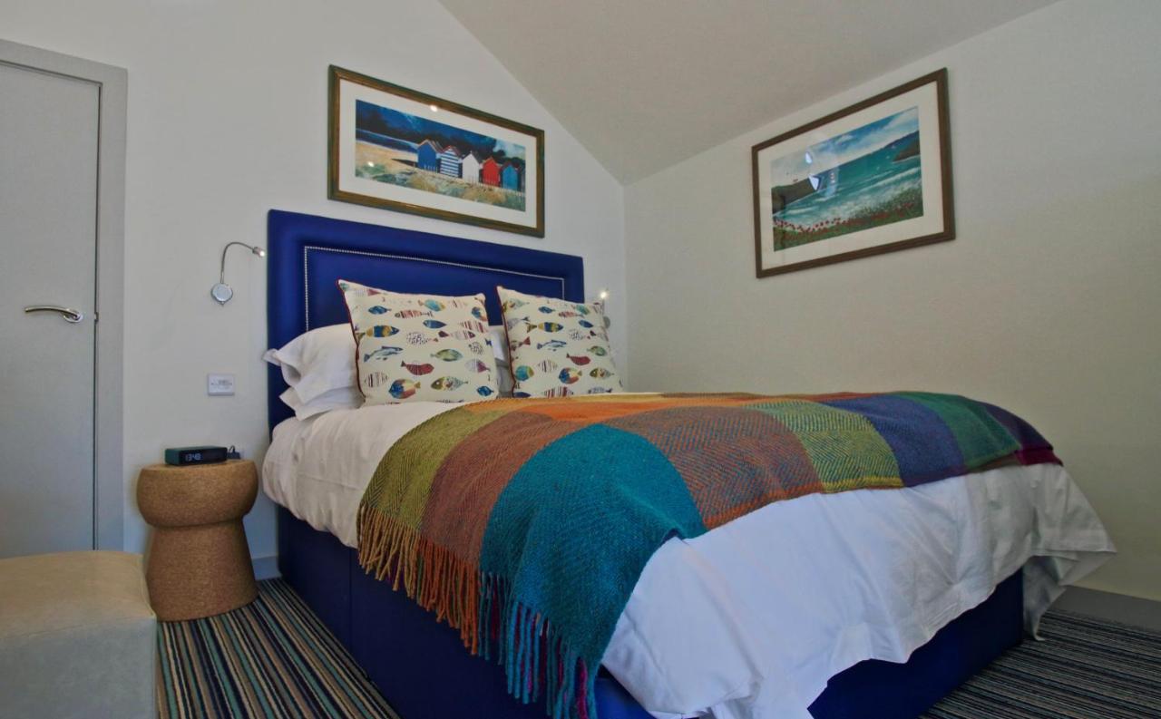 Hut 5* Bognor Regis