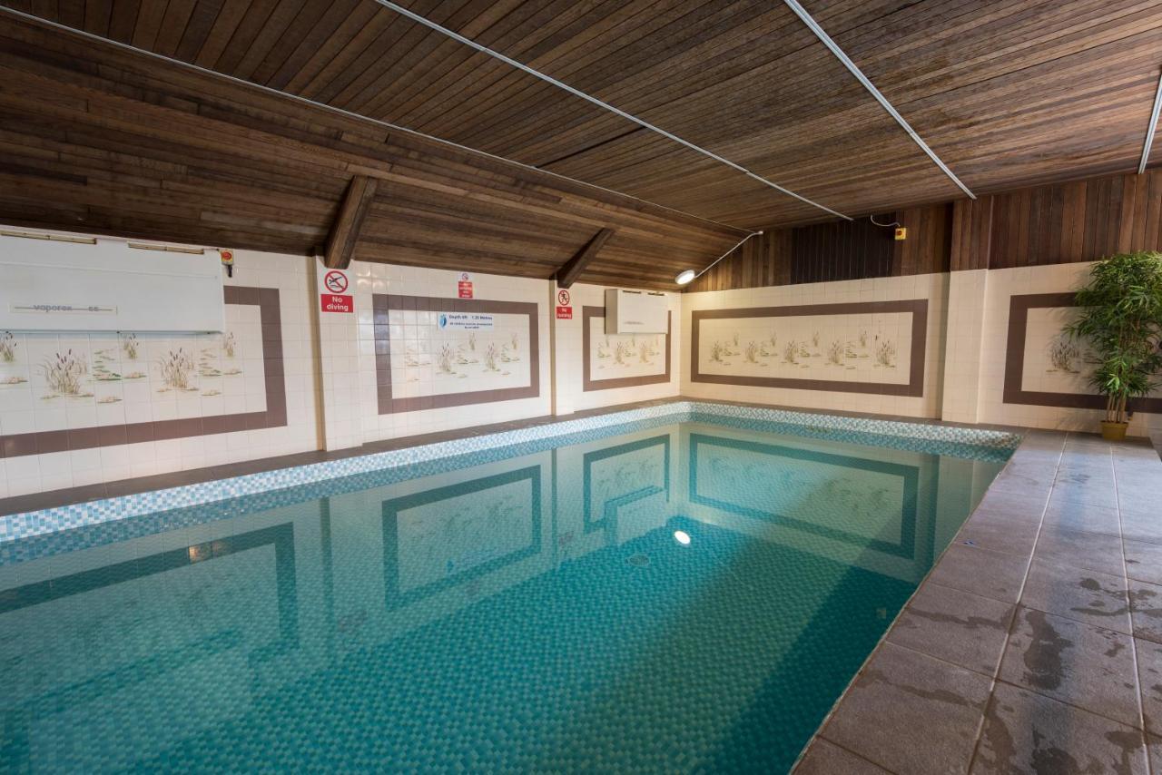 Hut Hotel
