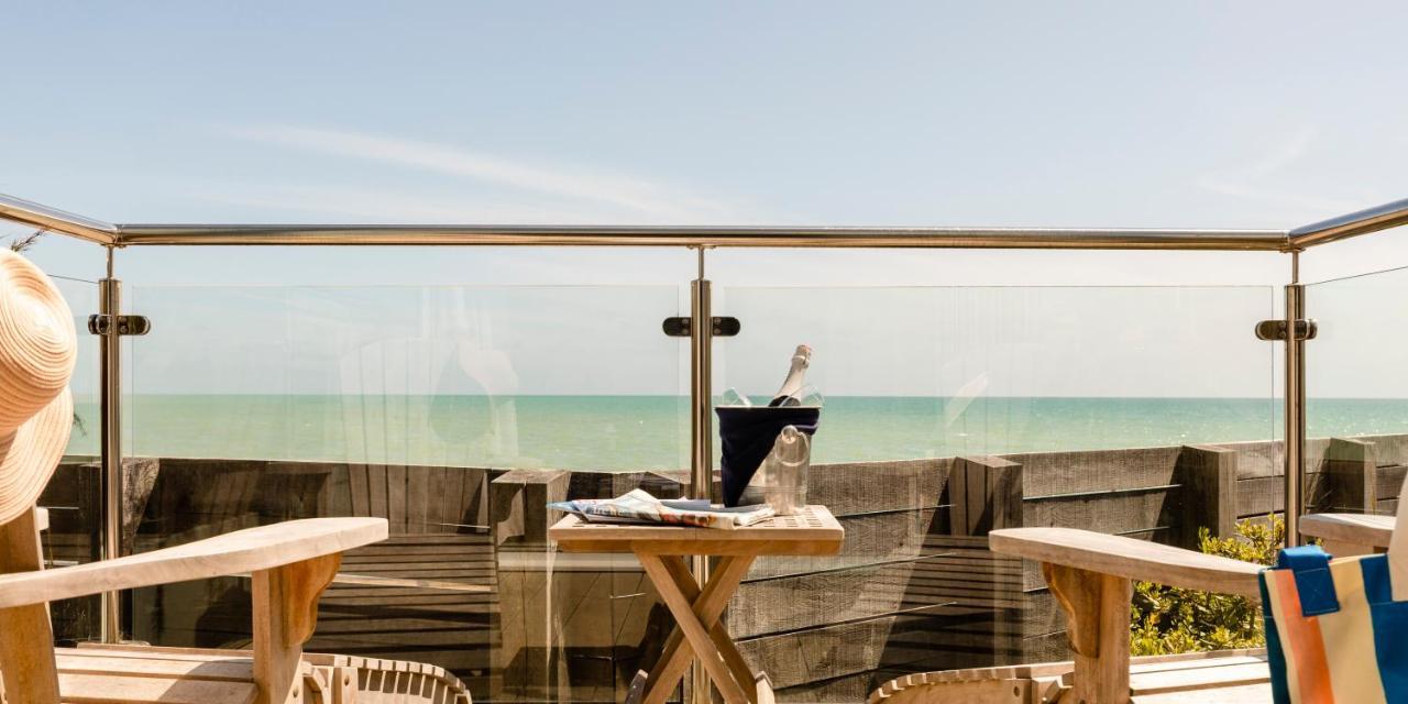 Hut 5* Bognor Regis